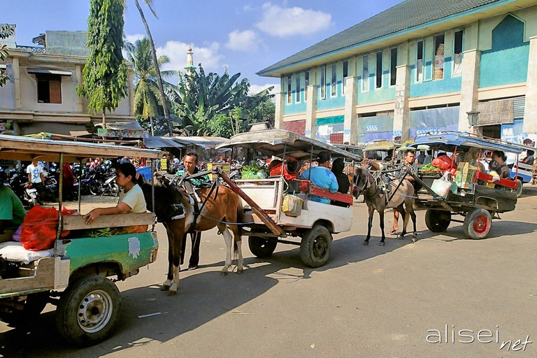 Lombok ; un importante mercato settimanale