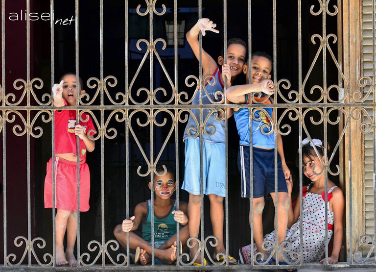 ragazzi cubani a scuola