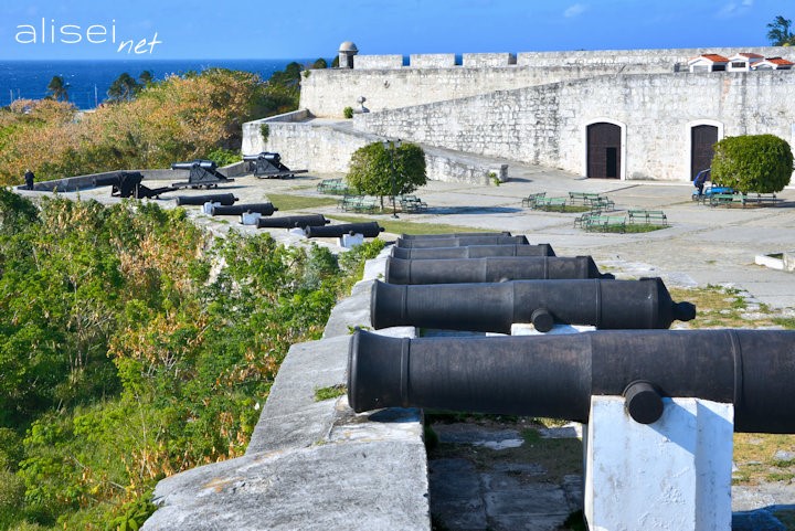 cannoni verso l'imboccatura del porto Avana