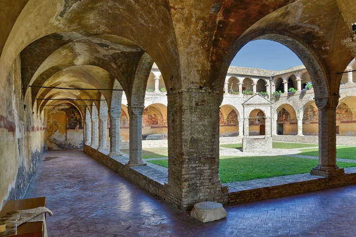 chiostro monastero abbazia S. Maria Propezzano