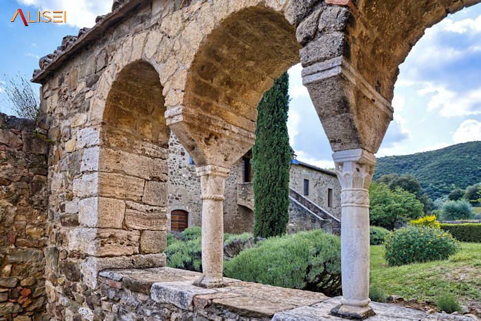 Trifora della Sala Capitolare