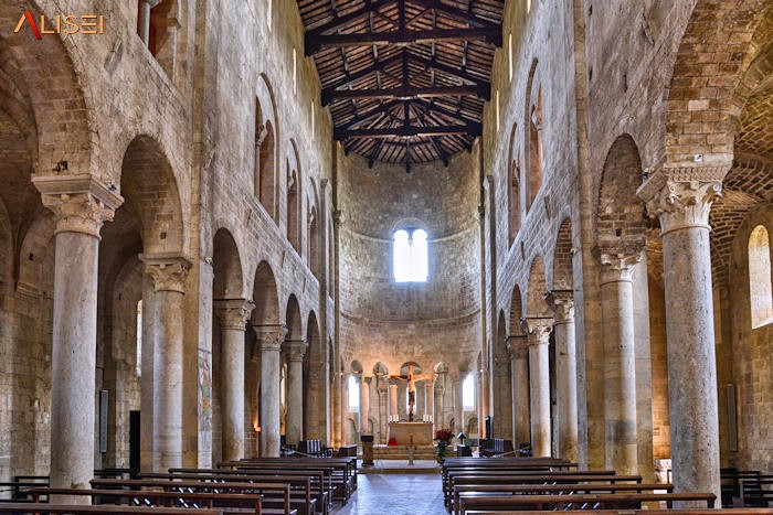 Interno dell'Abbazia Sant'Antimo
