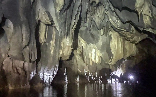 scorcio dell'interno grotte
