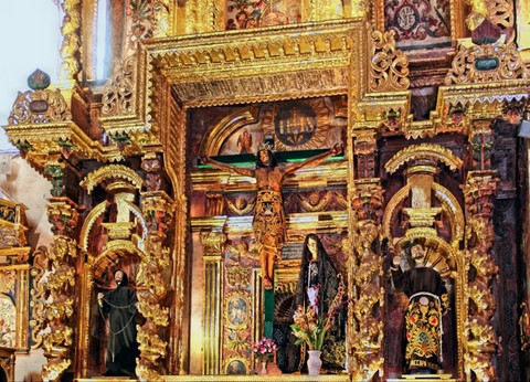 Altare della chiesa San Pietro Apostolo di Andahuaylillas