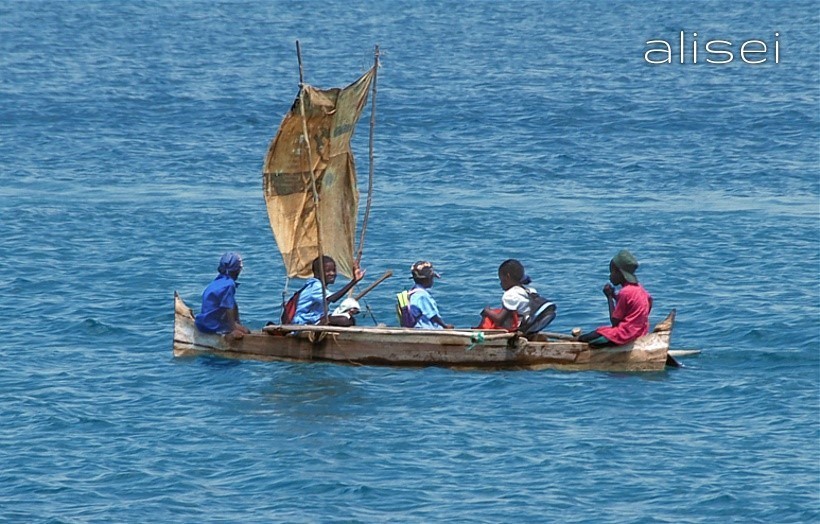 Ritorno da scuola (Nosy Komba)