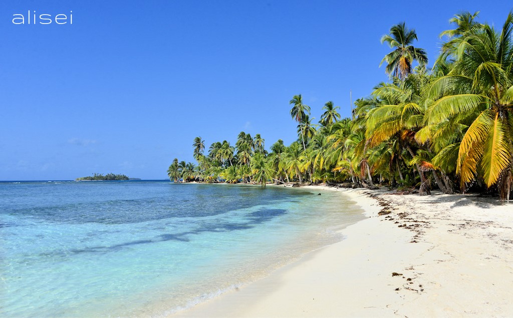 spiaggia deserta a Banedup Holandes Cays
