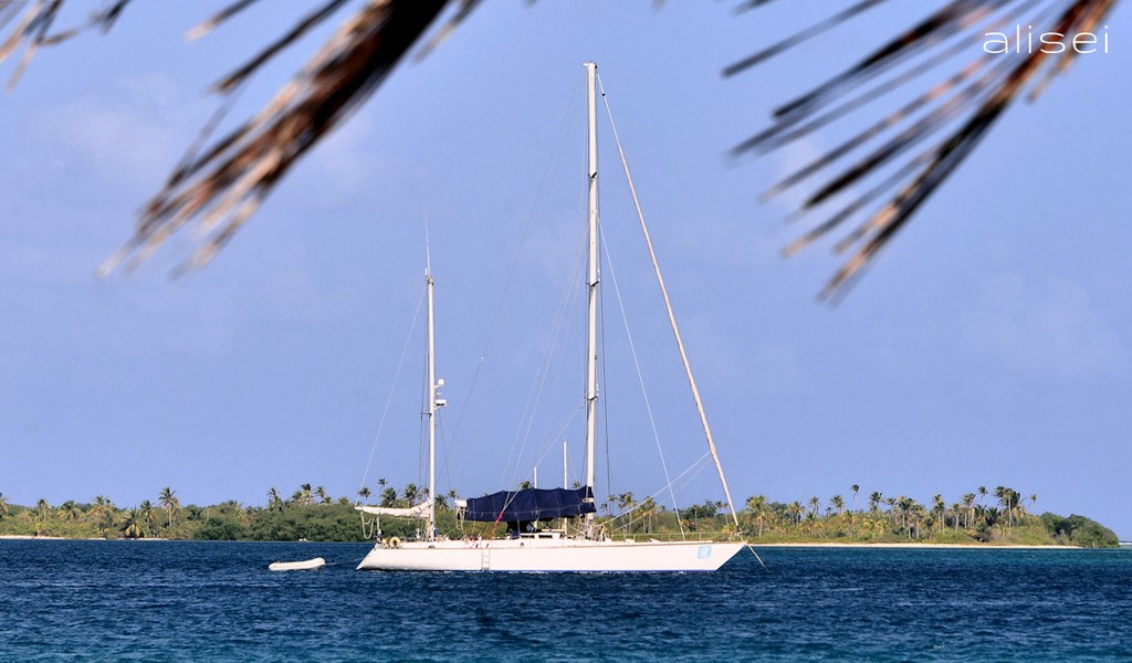 La barca Durlindana in rada a San Blas