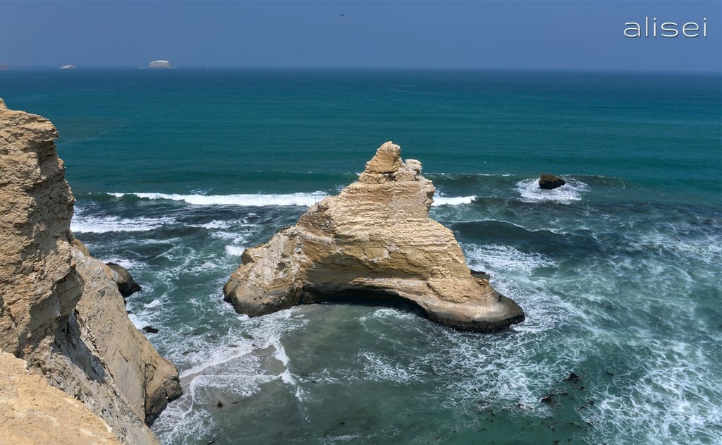 Riserva di Paracas, roccia chiamata cattedrale