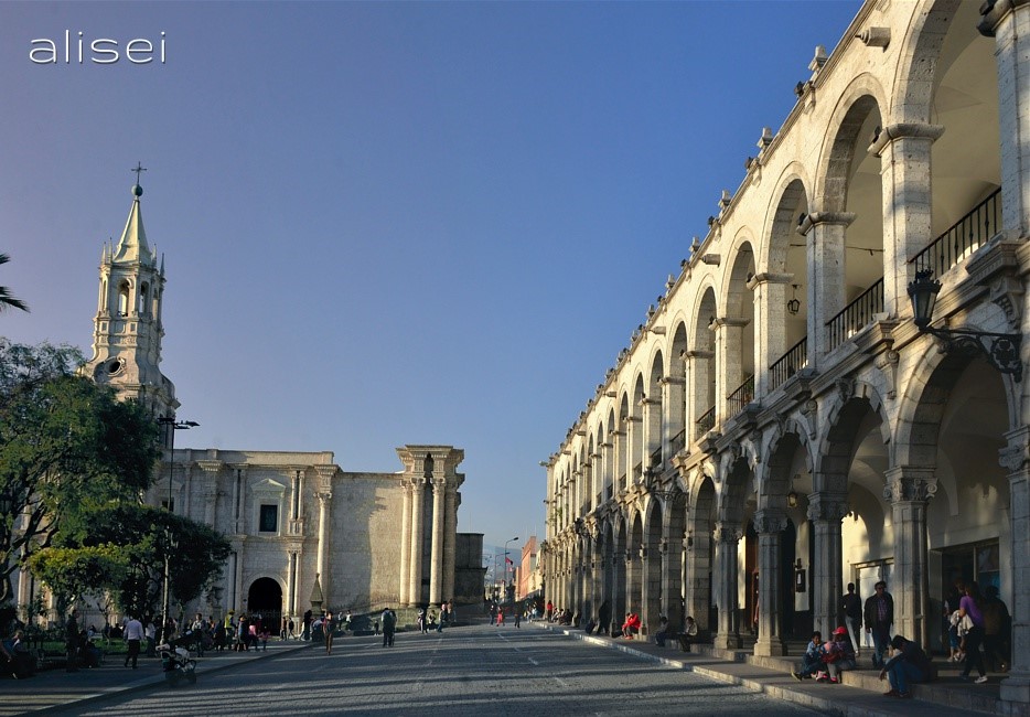 arerquipa, un lato della plaza de armas