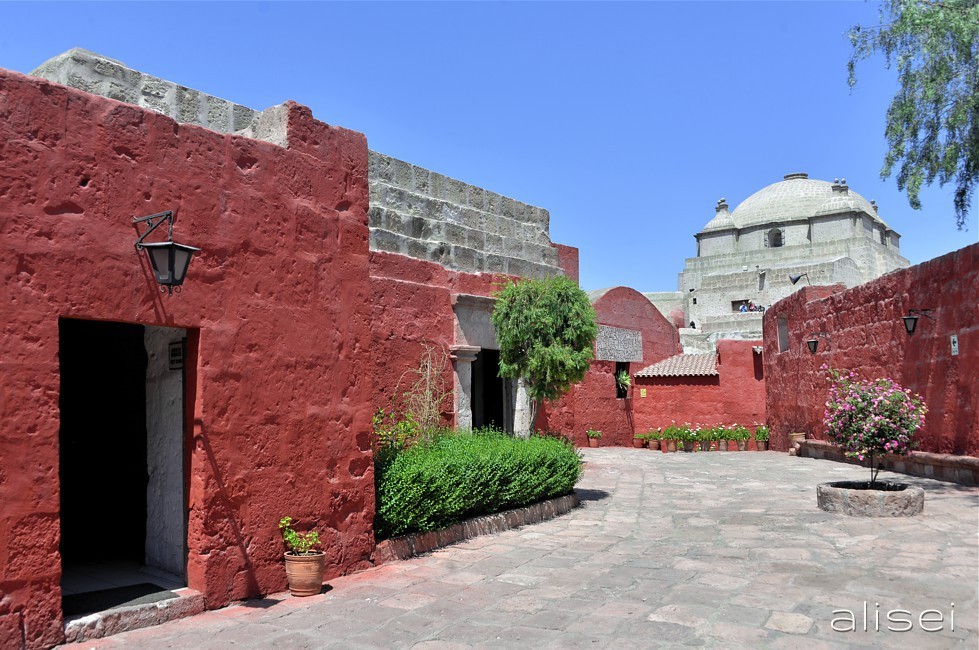 piazzatta nella cittadella del Monastero S. catalina