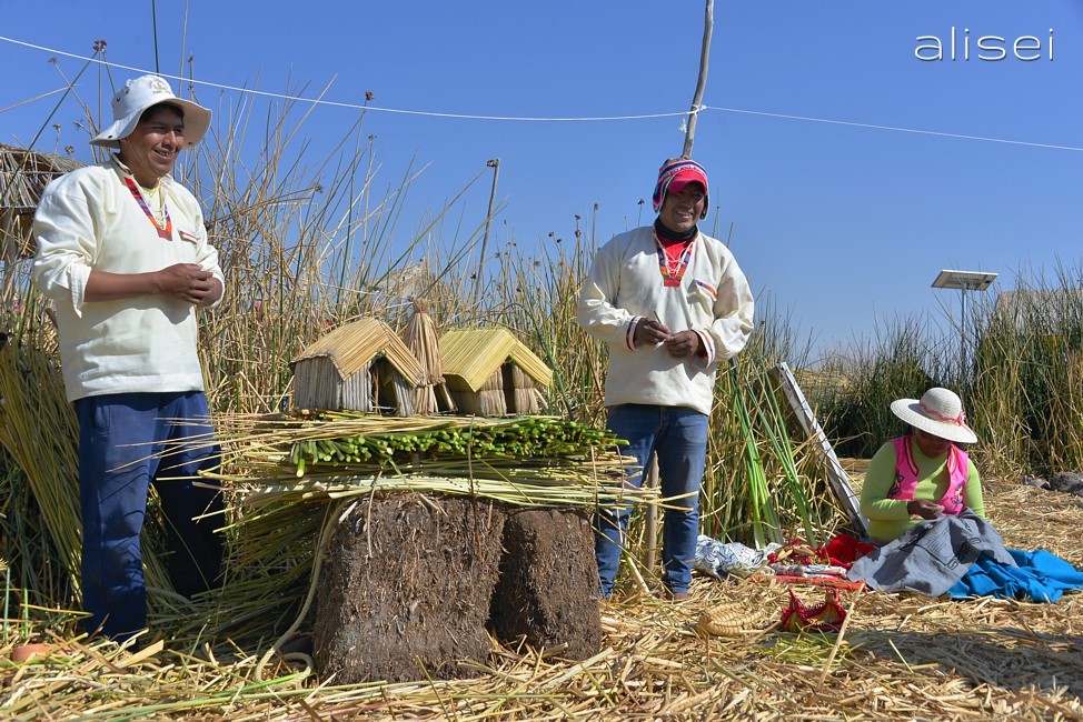 isole galleggianti lago titicaca, gli uros