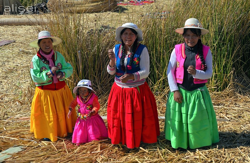 popolazione Uros lago Titicaca