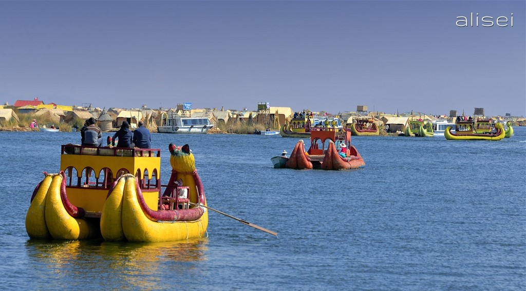 lago titicaca imbarcazioni di giunco