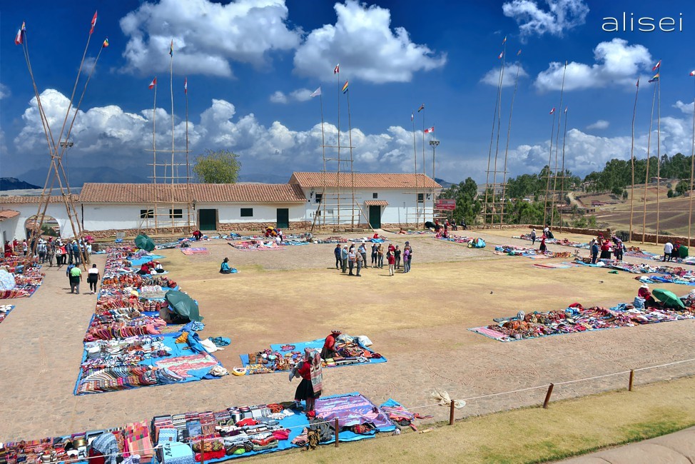 piazza chincheros, mercato turistico