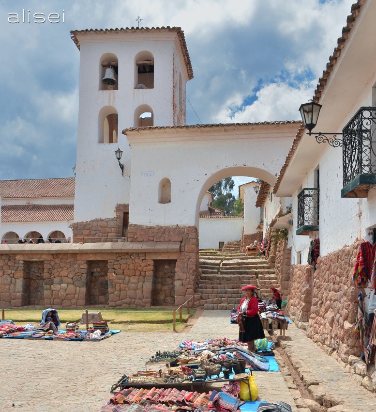Accesso alla chiesa chincheros perù