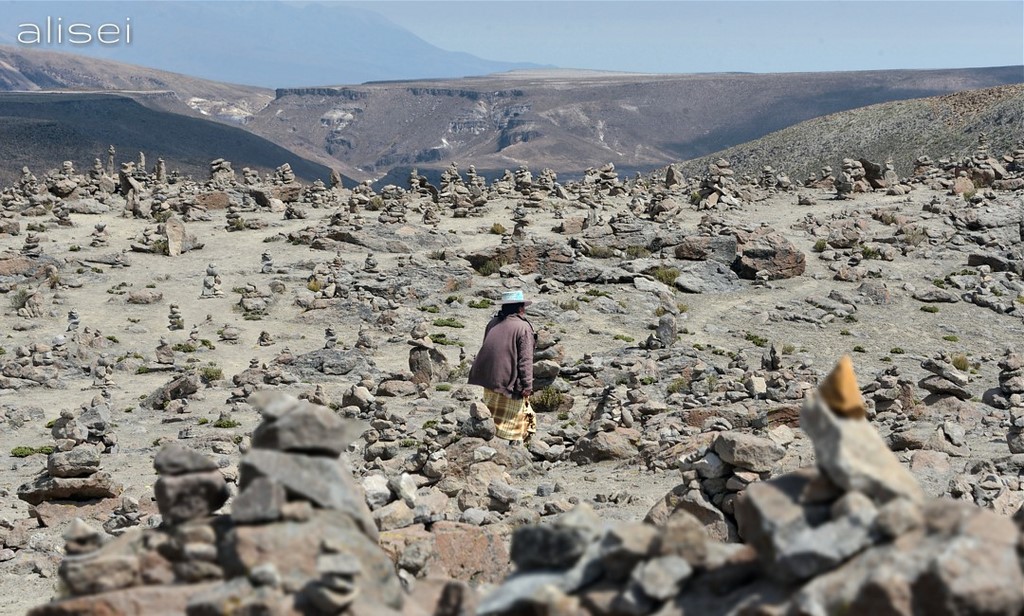 piccole piramidi di pietra Perù