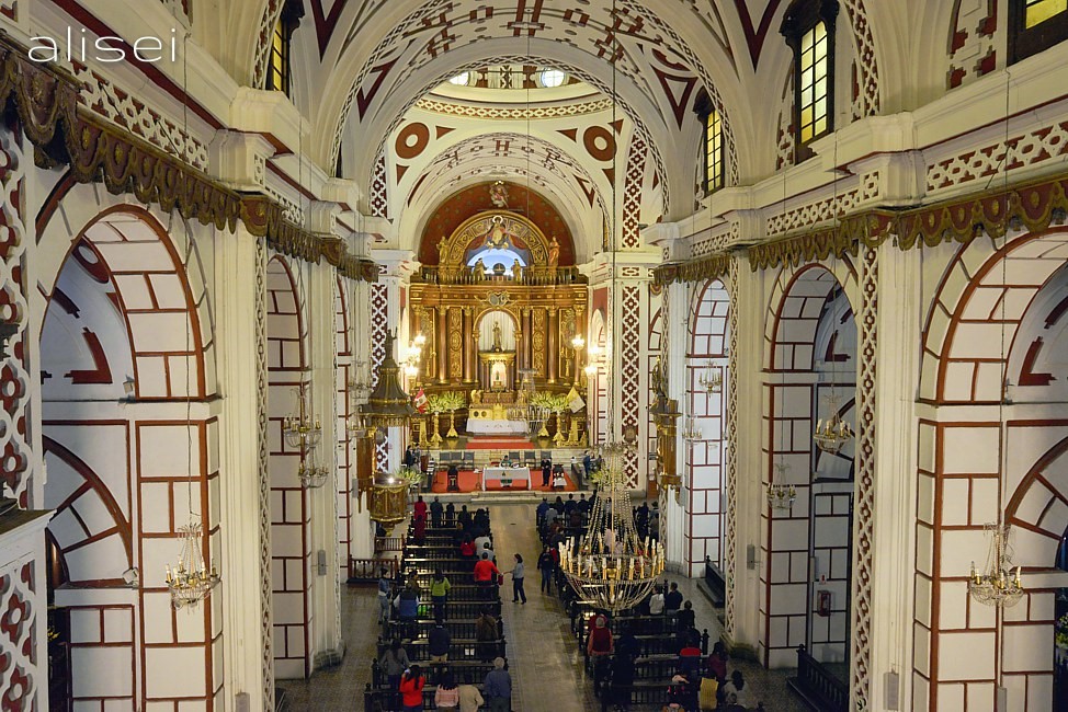 Interno di San Francesco Lima