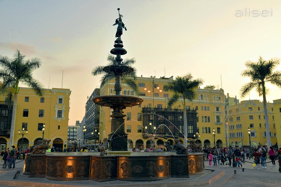 fontana plaza de armas lima