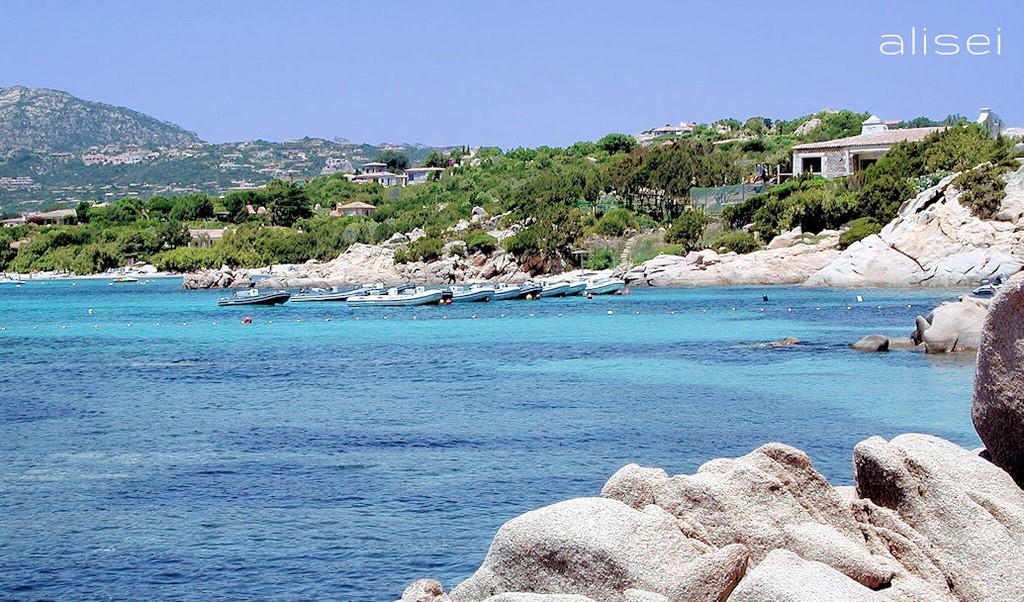 una insenatura a Cala Di Volpe