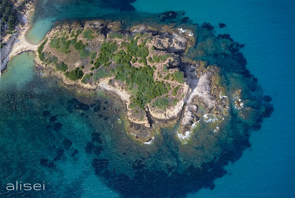isola di Su Cardulinu dal drone sardegna