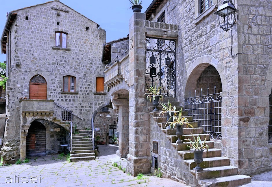 caratteristiche case a Viterbo centro storico