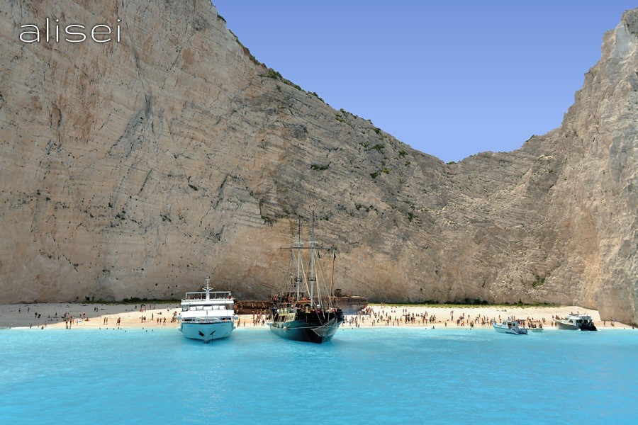 fronte spiaggia del naufragio