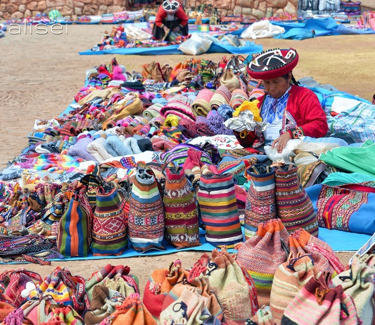 chincheros, donna peruviana