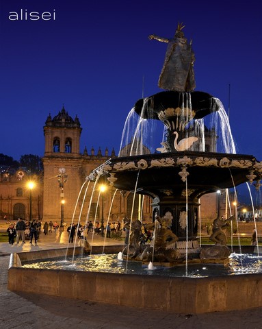 fontana plaza de armas cusco