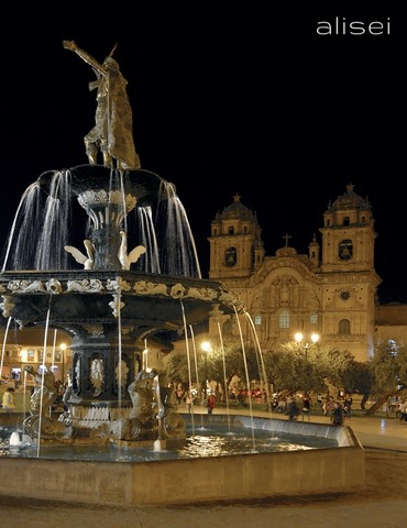 chiesa e fontana plaza de armas cusco