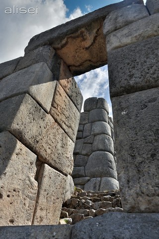 Fortezza di Sacsayhuaman porta intipunku