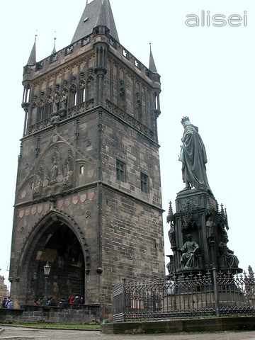 Torre d'accesso al Ponte Carlo Praga