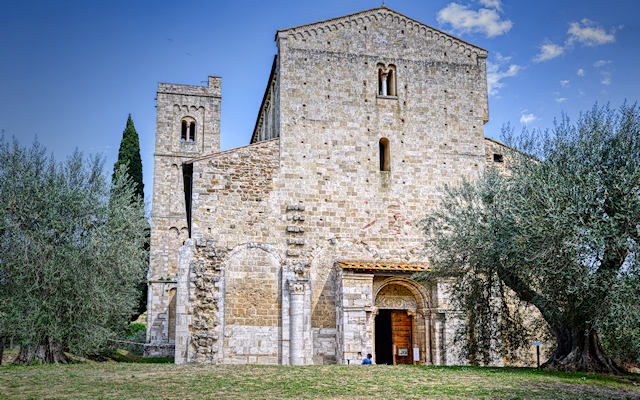 Abbazia Sant'Antimo — Abbazie e Santuari, Alisei Blog
