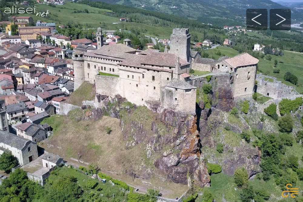 Castello di Bardi visto dal drone