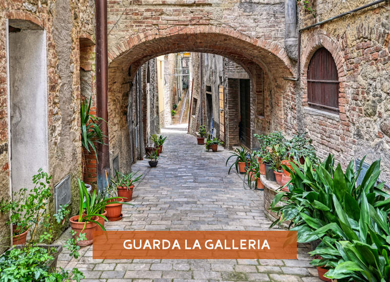 sottopasso borgo di Marciano