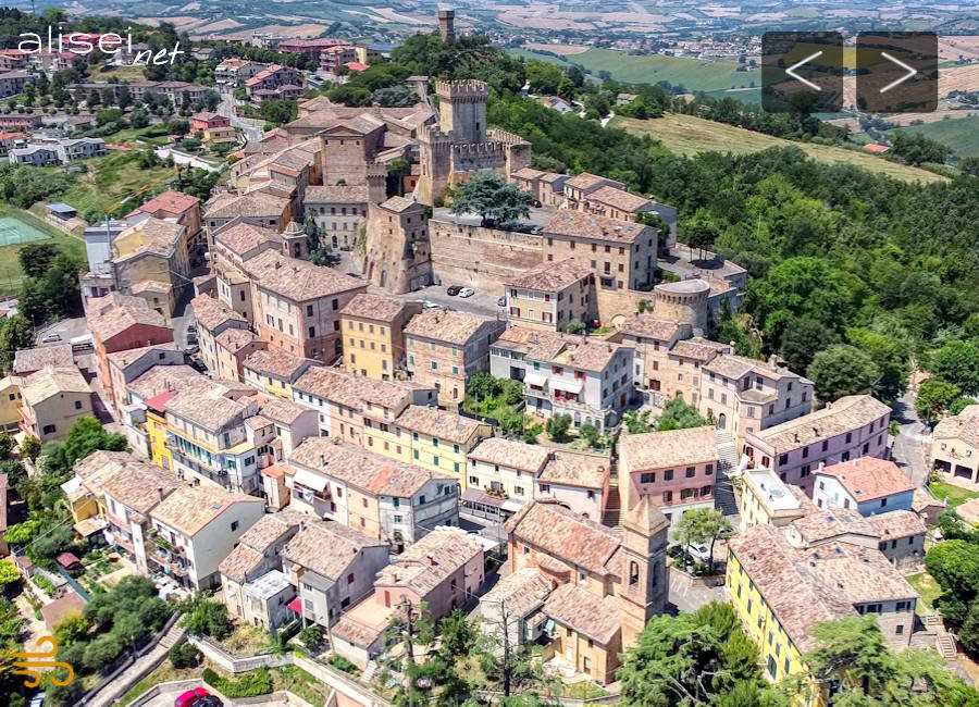 panoramica dall'alto di Offagna