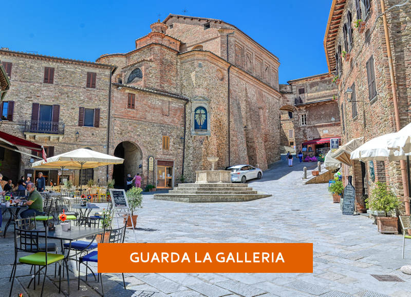 Avvio galleria fotografica piazza principale di Panicale