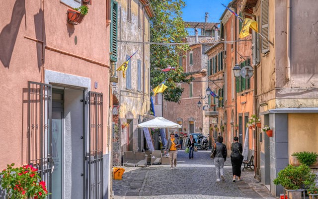 vicolo nel centro storico Acquapendente