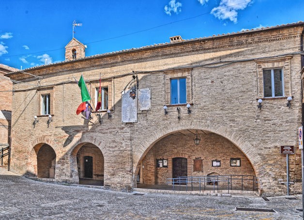 Palazzo storico di Lapedona oggi sede comunale