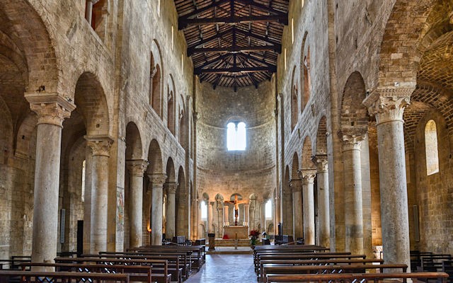 Interno Abbazia di Sant'Antimo