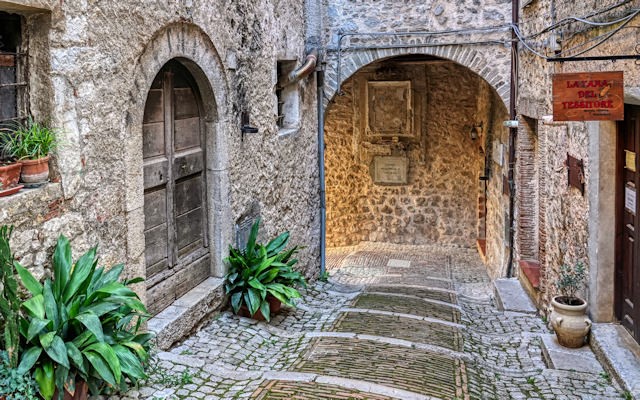 porta civita borgo Castro dei Volsci