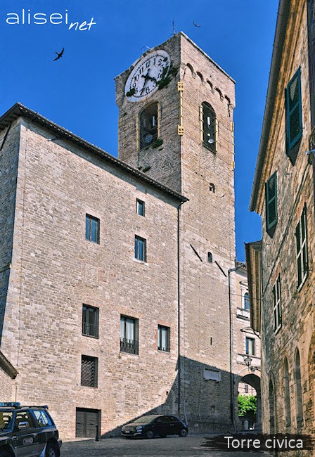 La torre civica del Palazzo Comunale Cingoli