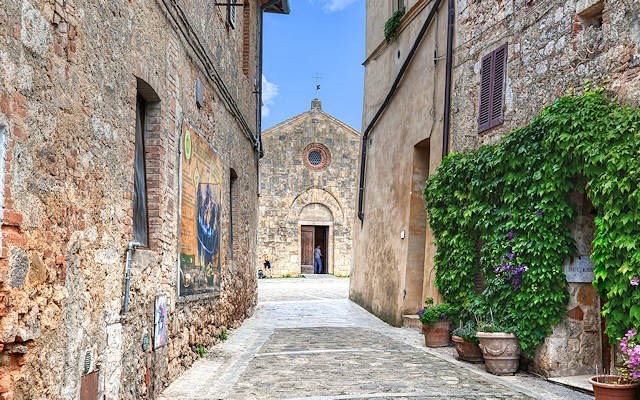 vicolo castello di Monteriggioni