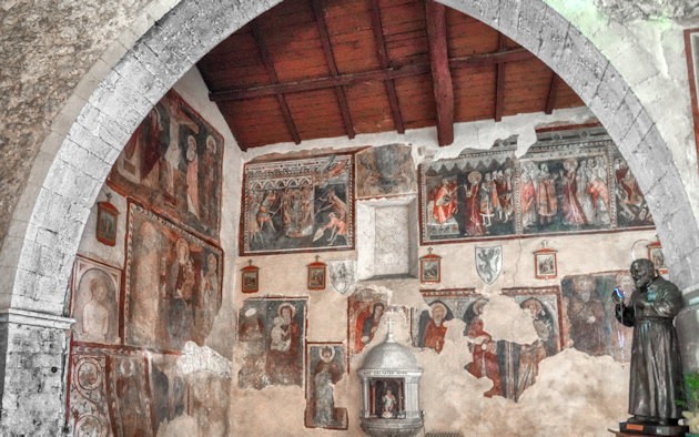 affreschi chiesa di San Giovanni Evangelista