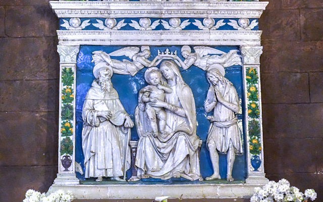 dossale in terracotto invetriata Andrea della Robbia