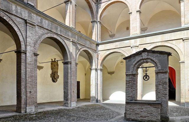 chiostro interno del Palazzo del Pretorio