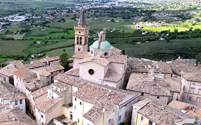centro di Trevi dall'alto