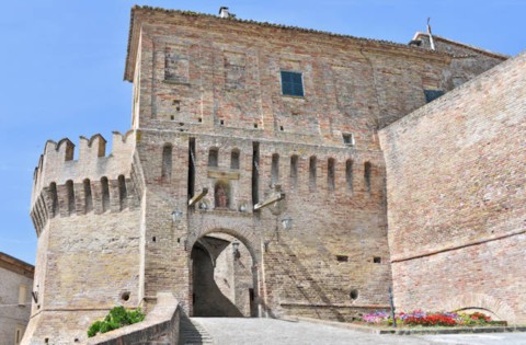 porta s. maria del mercato di corinaldo