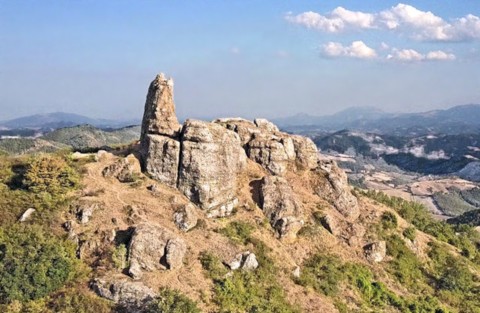 formazione rocciosa chamata "Dito del Diavolo"