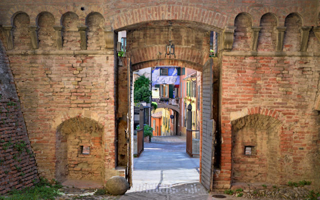 Dozza, borgo medievale con la Rocca