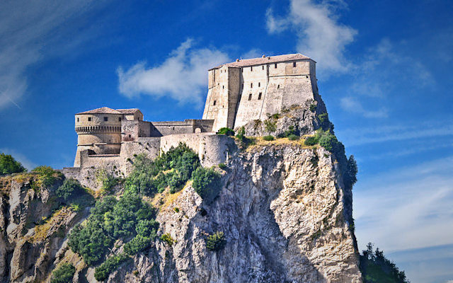 San Leo e la sua fortezza sulla rupe